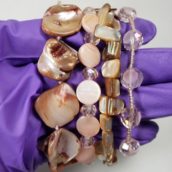 Set of 4  Multi color Pinkish Sea Shell Stretchy Beaded Bracelets - Picture 6 of 6